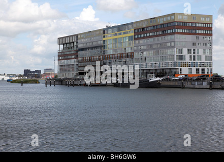 Immeuble à appartements nouvellement construit dans le port de Westerdok Banque D'Images