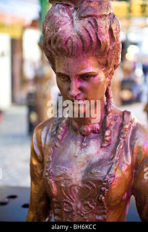 Une sculpture en bronze et d'un buste Banque D'Images