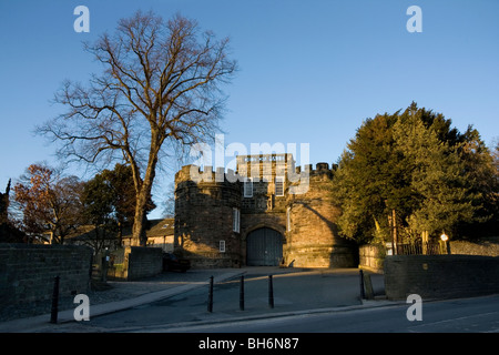 Le châtelet d'entrée à Skipton Castle, un château médiéval bien préservé dans le North Yorkshire, UK Banque D'Images