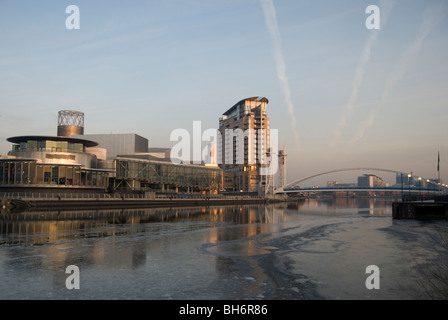 Salford Quays au crépuscule en hiver, le Grand Manchester UK Banque D'Images