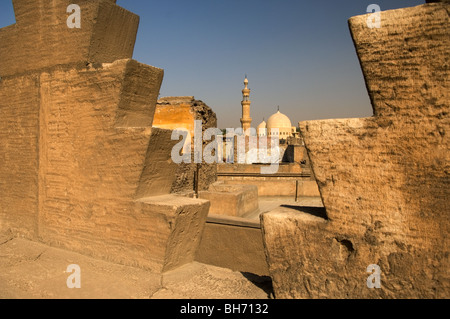 La mosquée El Azhar (le plus blooming), qui offre certaines des meilleures vues sur le vieux Caire de son minaret. Banque D'Images