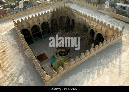 La mosquée El Azhar (le plus blooming), qui offre certaines des meilleures vues sur le vieux Caire de son minaret. Banque D'Images