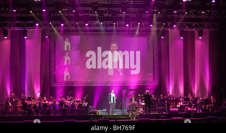 BUDAPEST - 09 janvier : Cotton Club Singers Band joue sur la scène au Sportarena Banque D'Images