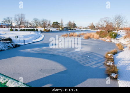 Le lac de plaisance, en hiver à Grimsby, North East Lincolnshire, Angleterre Banque D'Images