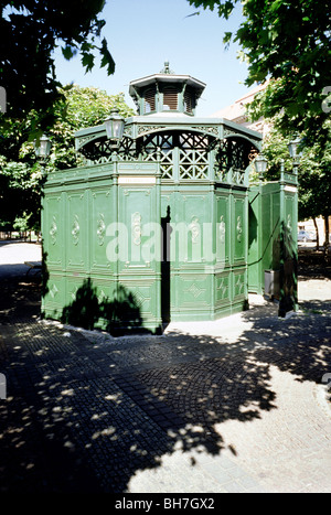 1 août 2009 - Les toilettes publiques au Gendarmenmarkt à Berlin. Banque D'Images