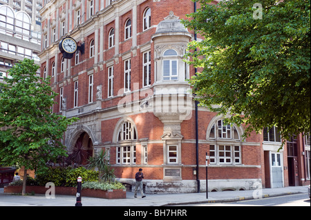 Bâtiment de la bibliothèque libre de Cripplegate Golden Lane, Finsbury, Barbican, Londres, Angleterre, Royaume-Uni Banque D'Images