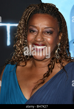 CCH Pounder AVATAR LOS ANGELES PREMIERE HOLLYWOOD Los Angeles CA USA 16 décembre 2009 Banque D'Images