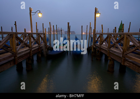 Le front de mer à l'aube sur la Piazza San Marco, Venise, Italie Banque D'Images