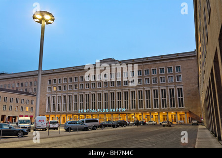Bâtiment central de l'aéroport de Berlin-Tempelhof, Berlin, Germany, Europe Banque D'Images