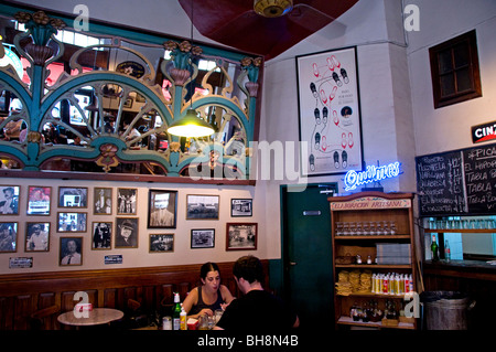 Buenos Aires Argentine San Telmo Bar Pub Restaurant El Hipotamo Banque D'Images