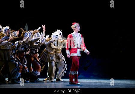 Birmingham Royal Ballet. L'Oiseau de feu. Banque D'Images