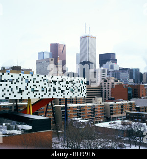 L'Ontario College of Art and Design OCAD bâtiment extension en hiver conçu par l'architecte britannique Will Alsop, Toronto, Ontario Canada Kathy DEWITT Banque D'Images