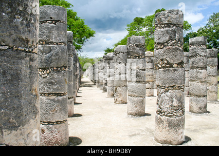 Colonnes dans le temple des mille guerriers, Chichen Itza / Yucatan, Mexique Banque D'Images