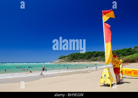 NORTH Stradbroke Island, Australie - Plage du vérin sur l'Île Stradbroke-nord, Queensland, Australie North Stradbroke Island, juste à côté de l'État du Queensland, capitale de Brisbane, est la deuxième plus grande île de Sable et, avec ses kilomètres de plages de sable, une populaire destination de vacances d'été. Banque D'Images