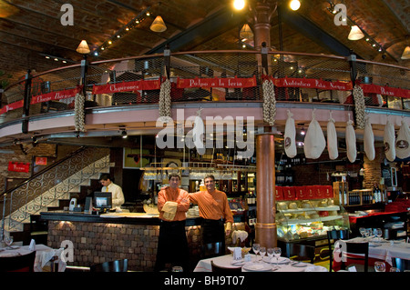 Buenos Aires Avenida 9 de Julio Avenue Argentine Museo del Jamon Banque D'Images