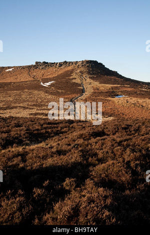 Higger Tor dans le Derbyshire Peak District vu de Carl Wark Banque D'Images