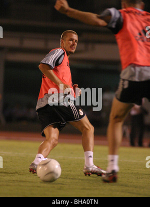 Footballeur Anglais David Beckham l'entraînement avec le Real Madrid, à Tokyo, Japon, 2004. Banque D'Images