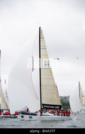 SYDNEY, Australie - SYDNEY, AUSTRALIE - début du 2009 Rolex Sydney to Harbour Yacht Race dans le port de Sydney. Banque D'Images