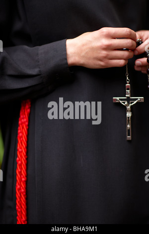 Détail d'un rosaire et habit de nonne, Abbaye Saint Eutizio, Preci, Ombrie, Italie Banque D'Images