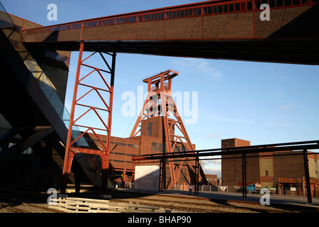 Le châtelet de l'arbre 12 au complexe de la mine de charbon de Zollverein Essen, Rhénanie du Nord-Westphalie, Allemagne Banque D'Images