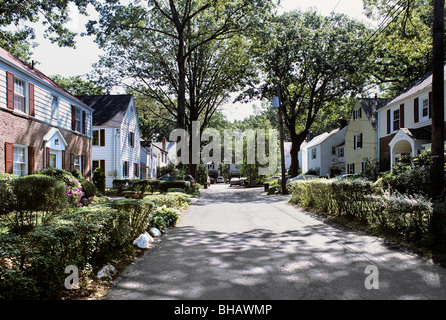 Un cul-de-sac de la rue pour l'accès aux véhicules dans le modèle banlieue de Radburn, Fair Lawn, New Jersey, USA Banque D'Images