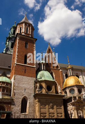 Pologne, Cracovie, Sigismond Chapelle et la cathédrale dans le cadre du Château Royal de Wawel à Banque D'Images