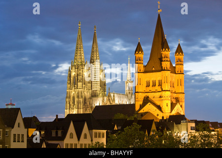 La CATHÉDRALE DE COLOGNE, ÉGLISE ST BRUT. MARTIN, PROMENADE DU RHIN, Cologne, Rhénanie du Nord-Westphalie, Allemagne Banque D'Images