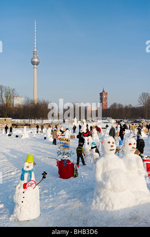 Le Snowman Demo 2010 sur la Schlossplatz, Place du Château, Berlin, Germany, Europe Banque D'Images