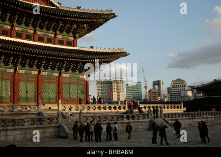 Gyeongbokgung Palace et de l'architecture moderne dans la capitale de la Corée du Sud Séoul, l'Asie Banque D'Images