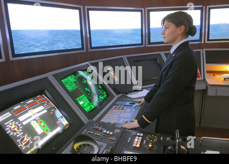 Genova (Italie), Académie italienne de la Marine marchande; intérieur du simulateur de navigation électronique Banque D'Images