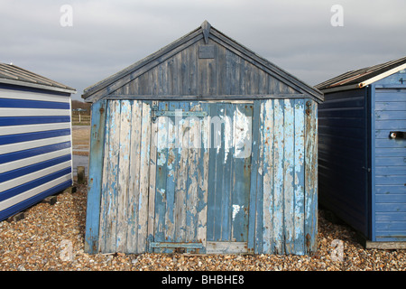 En bois ancienne cabane de plage sur Hayling Island près de Portsmouth Banque D'Images