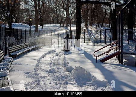 Terrain de jeu de neige dans Central Park, NY Banque D'Images