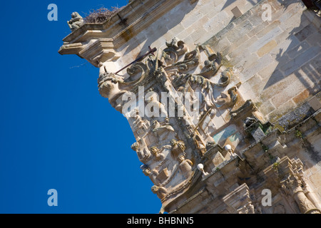 Trujillo, Estrémadure, Espagne. Sculpture complexe sur un coin de la 16e siècle Palacio de la Conquista. Banque D'Images
