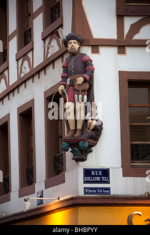 Effigie de statue (Guillaume) Guillaume Tell Mulhouse Alsace France Alsace 099394 vertical Banque D'Images