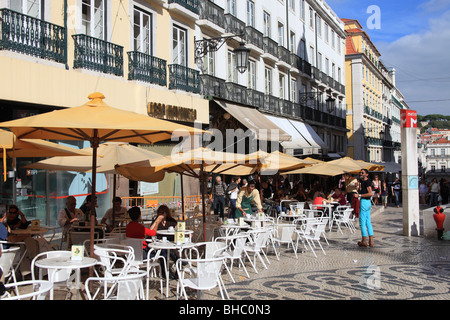 Bar pittoresque en plein air dans le quartier de Lisbonne Baixa Chiado Banque D'Images