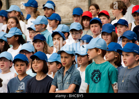 Fête de la Musique, Célébration, Paris, France, manifestations publiques, Fête de la musique, 'Fête de la musique', Children's Choir, sur scène à l'extérieur, les écoles de partout dans le monde Banque D'Images