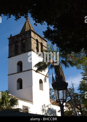 La tour de l'Église du xvie siècle de San Marcos à Icod de los Vinos Tenerife Banque D'Images