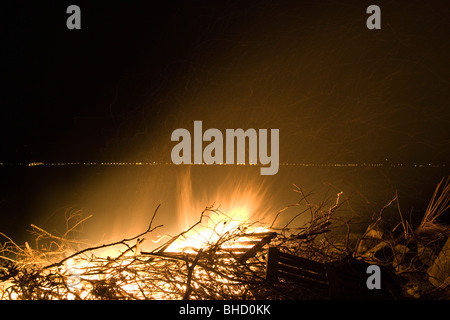 Incendie à la veille du Nouvel An. Tromso. La Norvège. Nuit polaire. L'hiver. Banque D'Images