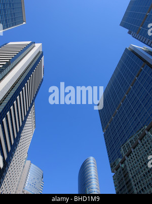 Low angle view of skyscrapers. Shinagawa, Minato-ku, Tokyo Prefecture, Japan Banque D'Images