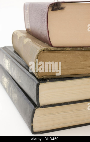 Pile de livres reliés en cuir Banque D'Images