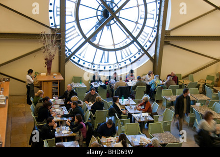 Paris, France, monuments français, Musée d'Art, Musée d'Orsay, personnes assis dans Paris café, vue, restaurant européen Aperçu intérieur 'Cafe de l'horloge' foule intérieur du Bistro Paris Banque D'Images