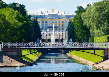 Dvorets Bolchoï (Le Grand Palais), Peterhof (Petrodvorets), Saint-Pétersbourg, Russie Banque D'Images