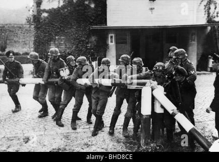 Événements, seconde Guerre mondiale / seconde Guerre mondiale, soldats allemands avec barrière frontalière polonaise, 1.9.1939, Banque D'Images