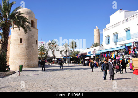 Boutiques de souvenirs à l'extérieur de la Grande Mosquée, Sousse, Sousse, Tunisie Gouvernorat Banque D'Images