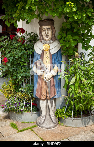 La figure en bois sculpté dans le centre-ville à Waldkirchen, Bavaria, Germany, Europe Banque D'Images