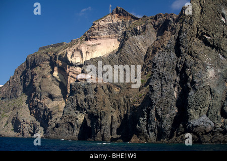 L'Italie, la Sicile, l'île de Pantelleria, roche volcanique, côte, mer Banque D'Images