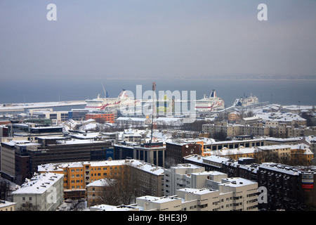 Vue à vol d'oiseau de la ville de Tallinn le Swissotel Tallinn en Estonie, la tour. Banque D'Images