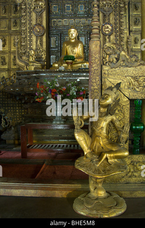 Statue de Bouddha, Monastère Shwe In Bin Kyaung, Mandalay, Birmanie, Myanmar Banque D'Images