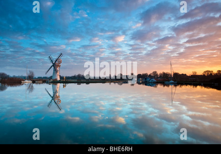 Thurne Mill at Dawn Banque D'Images