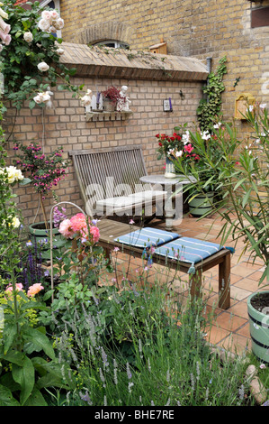 Terrasse d'un jardin avec coin salon. design : Jutta wahren Banque D'Images